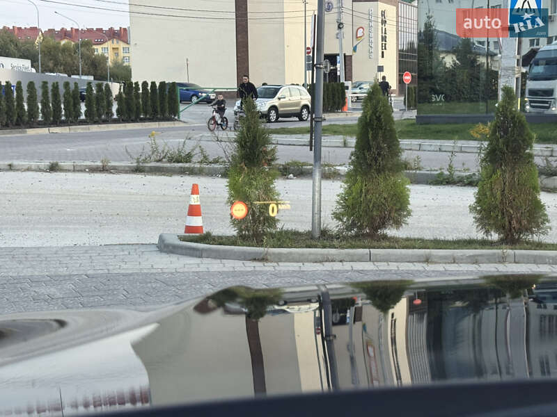 Седан BMW 3 Series 2020 в Львове