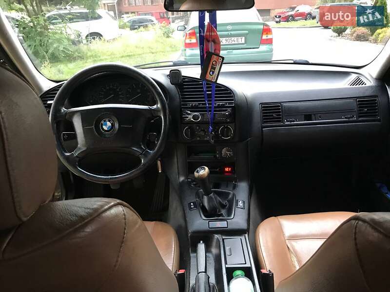 Седан BMW 3 Series 1994 в Вараші