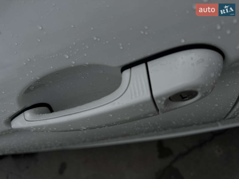 Седан BMW 3 Series 2016 в Києві