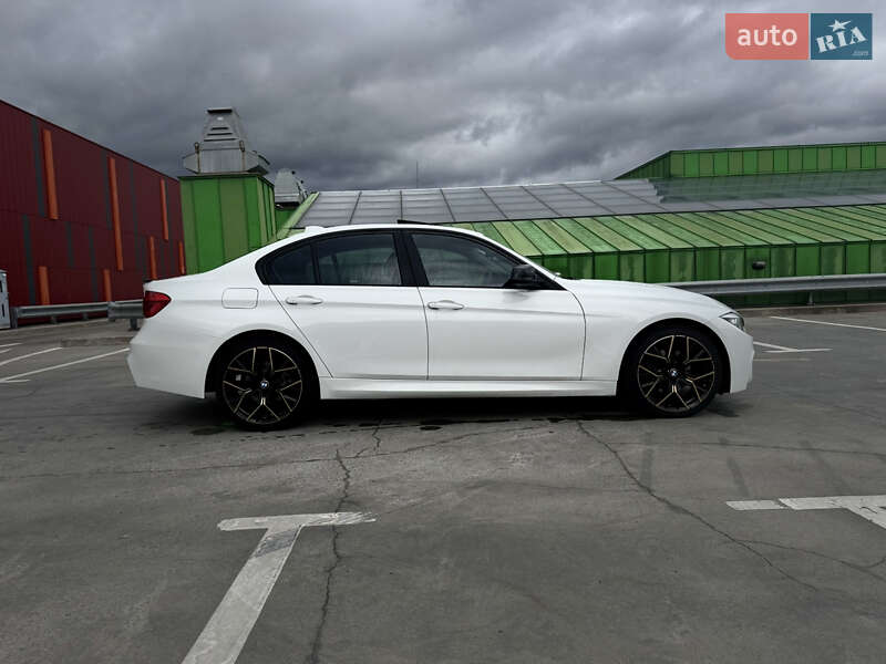 Седан BMW 3 Series 2016 в Києві