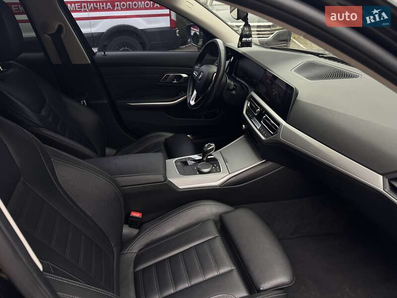 Седан BMW 3 Series 2019 в Одессе