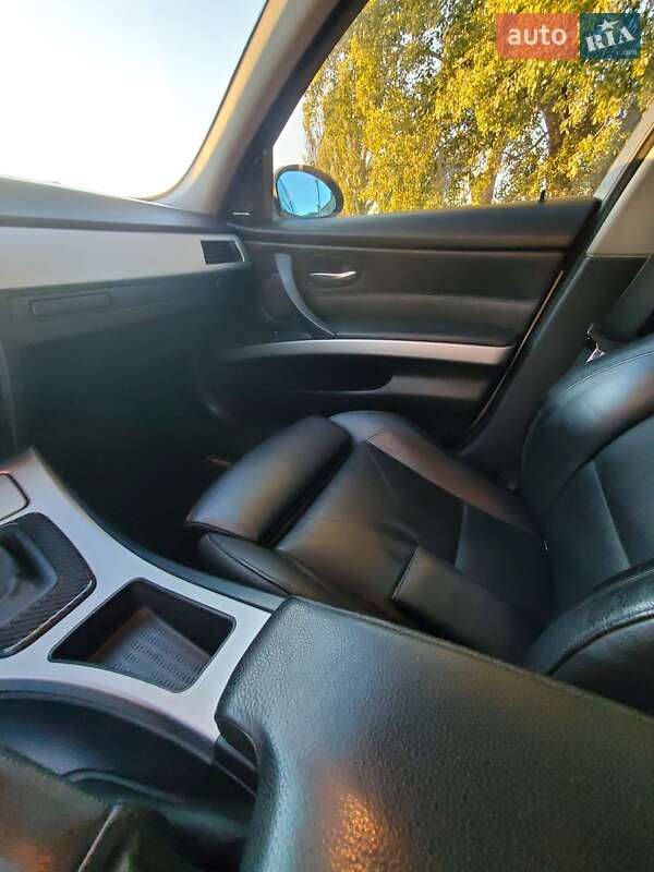 Седан BMW 3 Series 2005 в Херсоне