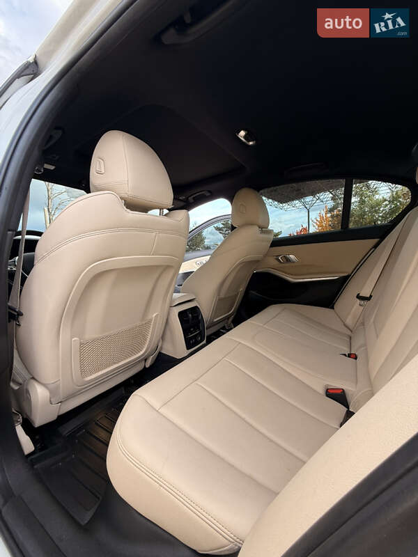 Седан BMW 3 Series 2019 в Самборе