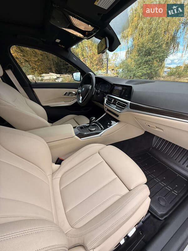 Седан BMW 3 Series 2019 в Самборе