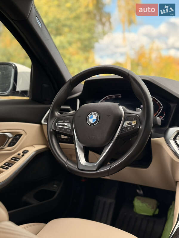 Седан BMW 3 Series 2019 в Самборе