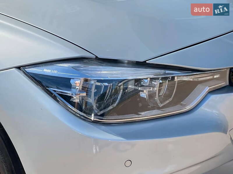 Седан BMW 3 Series 2017 в Киеве