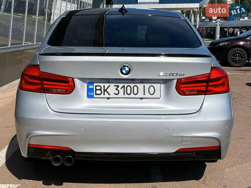 Седан BMW 3 Series 2017 в Киеве