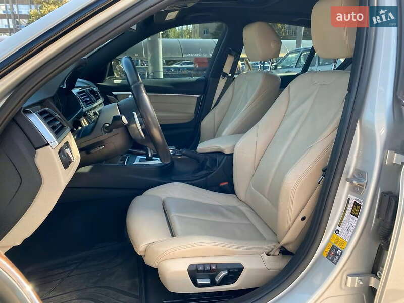Седан BMW 3 Series 2017 в Киеве