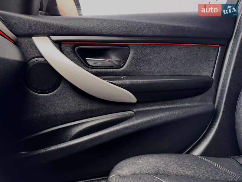 Седан BMW 3 Series 2014 в Львові