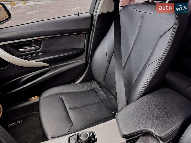Седан BMW 3 Series 2014 в Львові