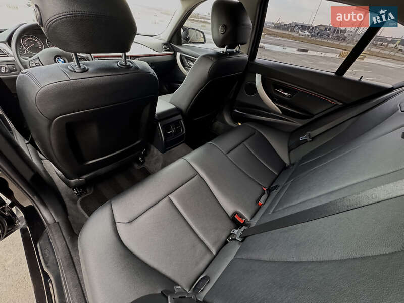 Седан BMW 3 Series 2014 в Львові