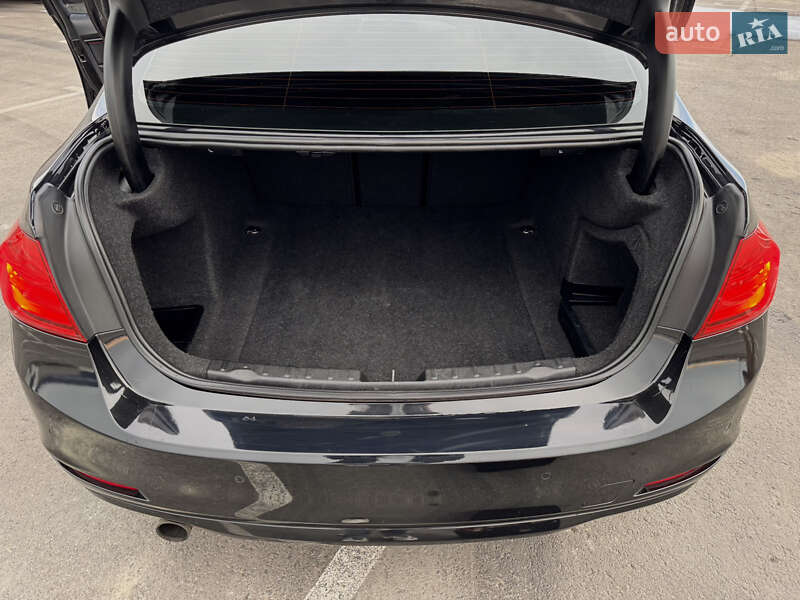 Седан BMW 3 Series 2014 в Львові