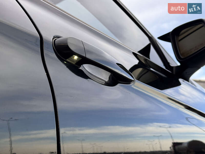 Седан BMW 3 Series 2014 в Львові