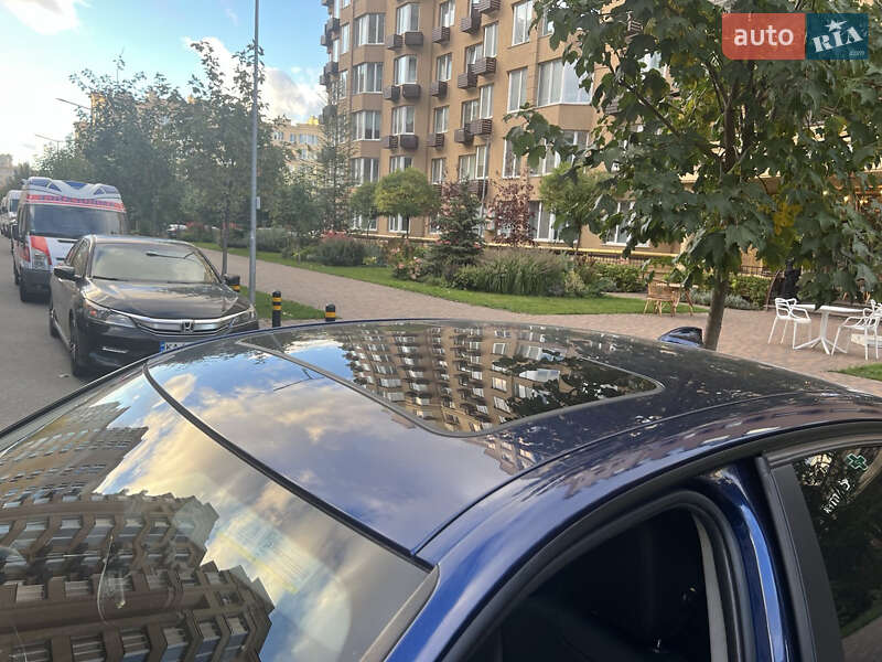 Седан BMW 3 Series 2018 в Киеве