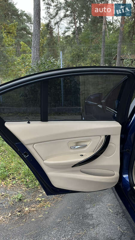 Седан BMW 3 Series 2015 в Виннице