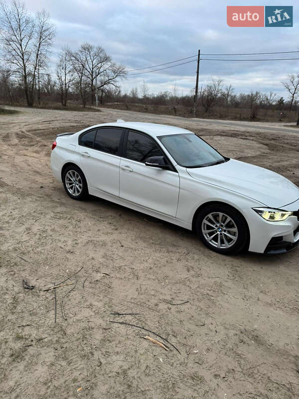 Седан BMW 3 Series 2016 в Киеве фото 16 Седан BMW 3 Series 2016 в Киеве