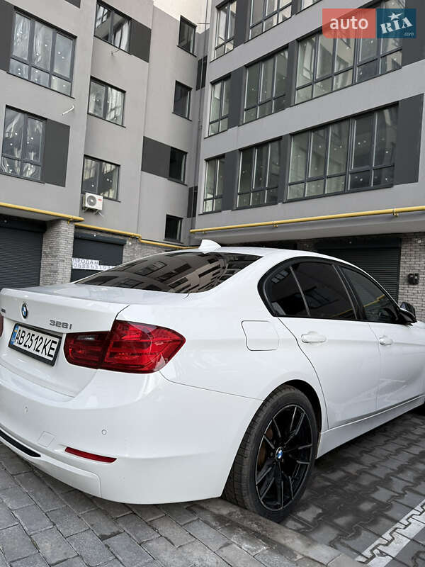 Седан BMW 3 Series 2013 в Хмельницькому