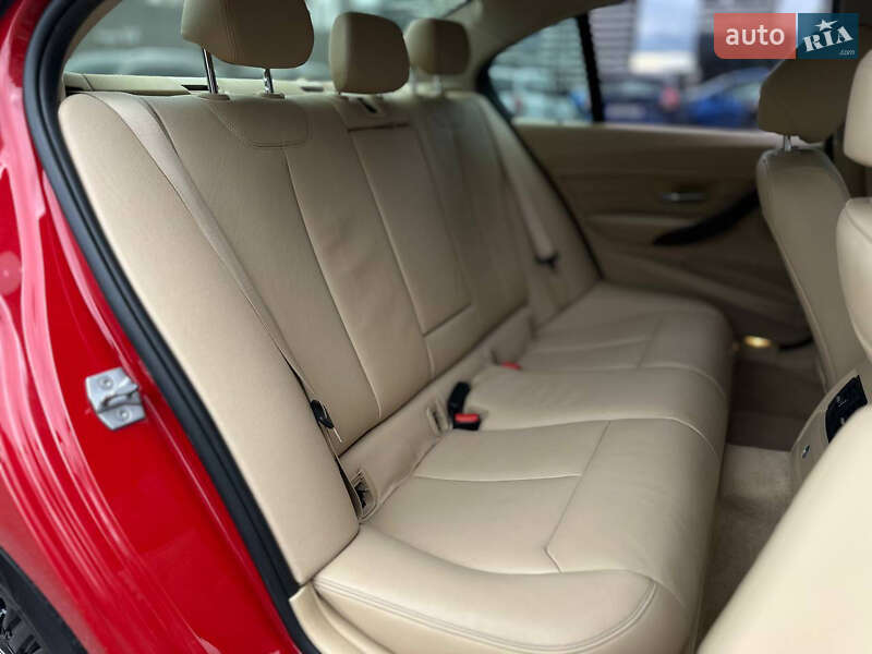 Седан BMW 3 Series 2014 в Киеве
