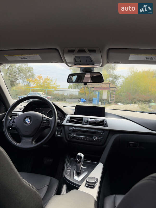 Седан BMW 3 Series 2015 в Днепре