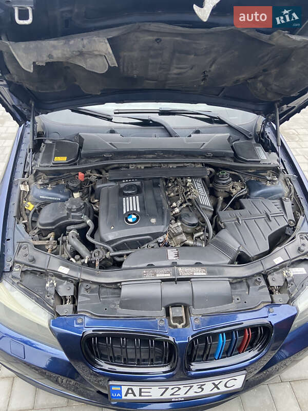 Седан BMW 3 Series 2010 в Новомосковске фото 13 Седан BMW 3 Series 2010 в Новомосковске