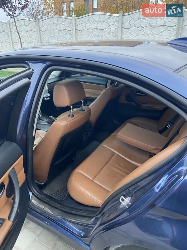 Седан BMW 3 Series 2010 в Новомосковске фото 21 Седан BMW 3 Series 2010 в Новомосковске