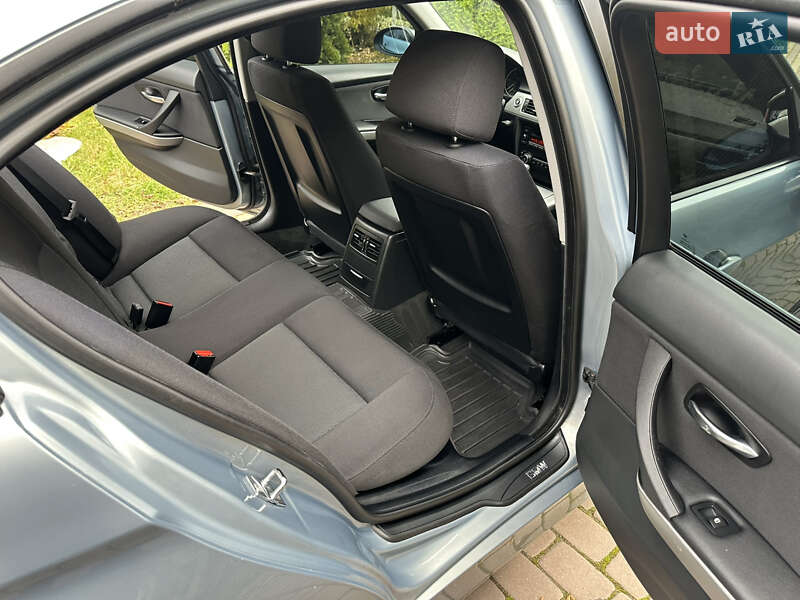 Седан BMW 3 Series 2007 в Львове