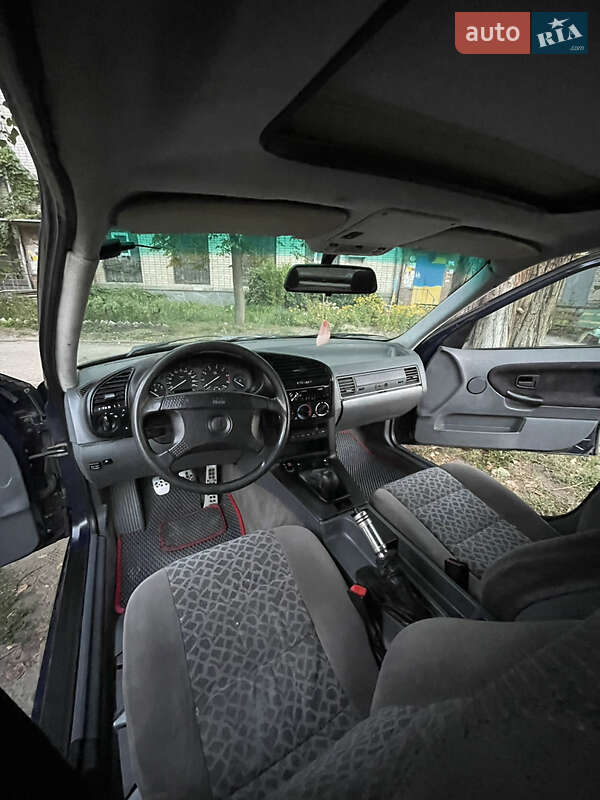 Седан BMW 3 Series 1994 в Кременчуці