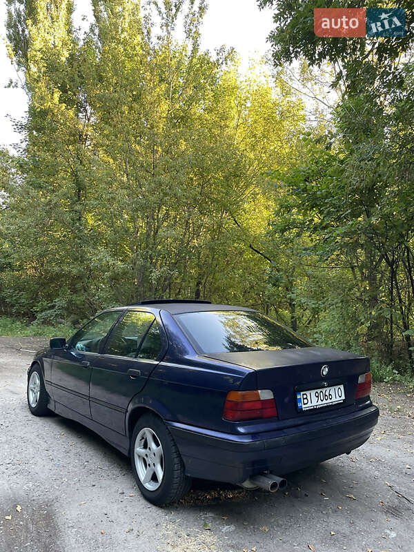 Седан BMW 3 Series 1994 в Кременчуці