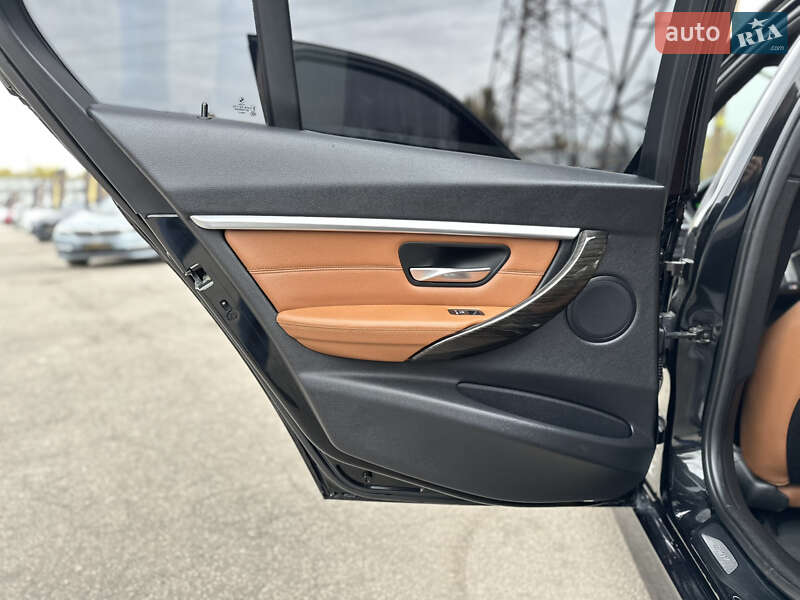 Седан BMW 3 Series 2015 в Харькове