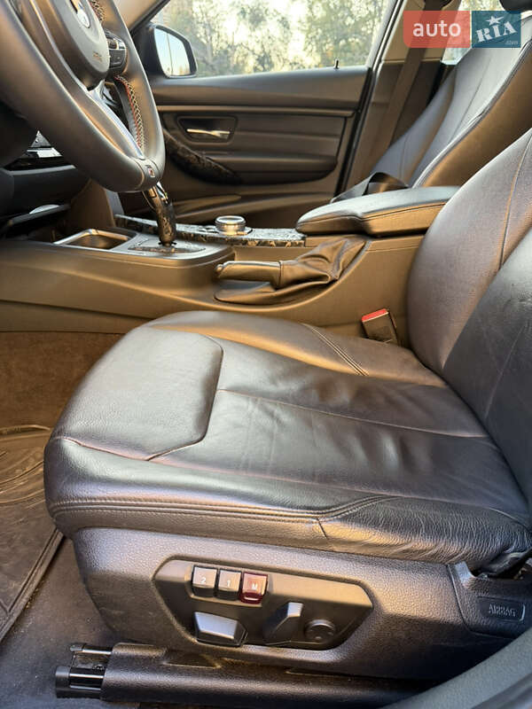 Седан BMW 3 Series 2013 в Харькове