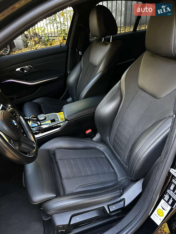 Седан BMW 3 Series 2020 в Львове