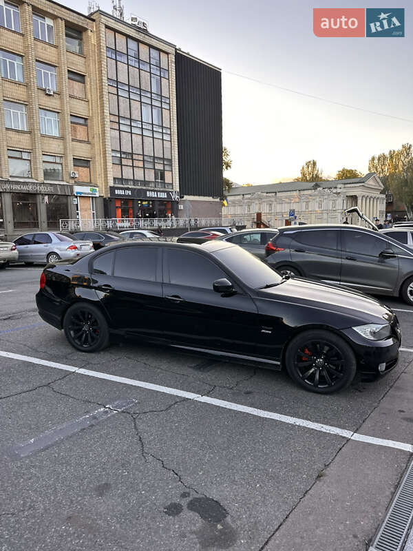 Седан BMW 3 Series 2010 в Николаеве