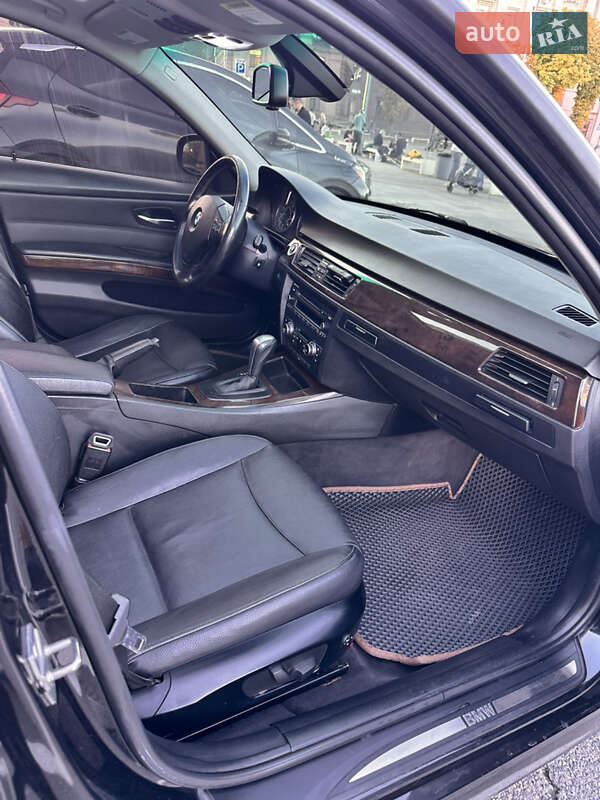 Седан BMW 3 Series 2010 в Николаеве