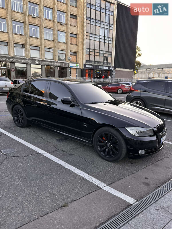 Седан BMW 3 Series 2010 в Николаеве