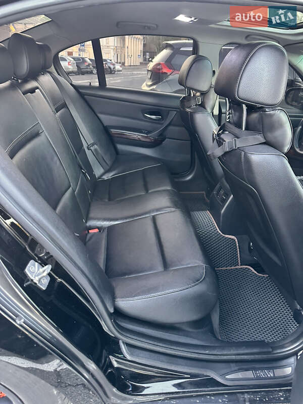 Седан BMW 3 Series 2010 в Николаеве
