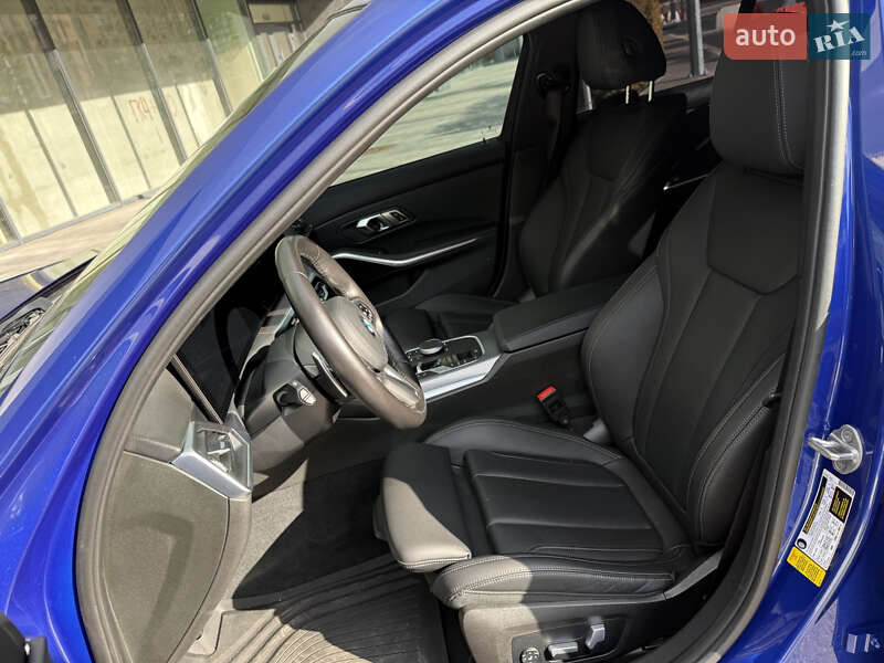 Седан BMW 3 Series 2023 в Києві