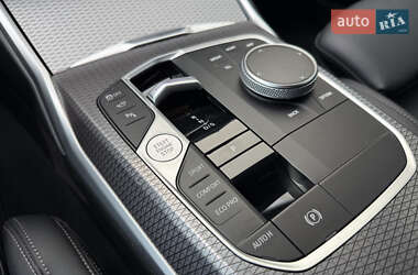 Седан BMW 3 Series 2023 в 