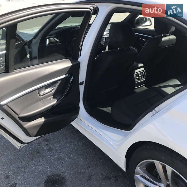 Седан BMW 3 Series 2018 в Дніпрі