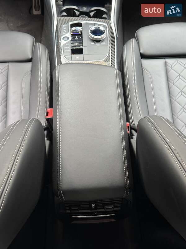 Седан BMW 3 Series 2024 в Киеве