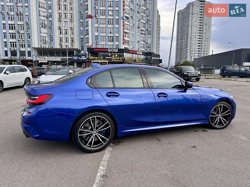 Седан BMW 3 Series 2022 в Киеве