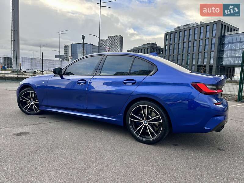 Седан BMW 3 Series 2022 в Киеве