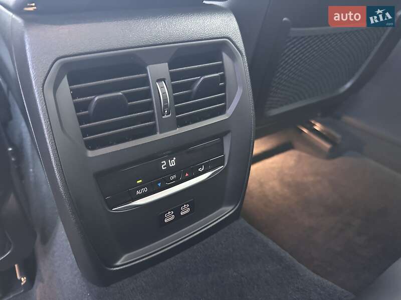 Седан BMW 3 Series 2022 в Киеве