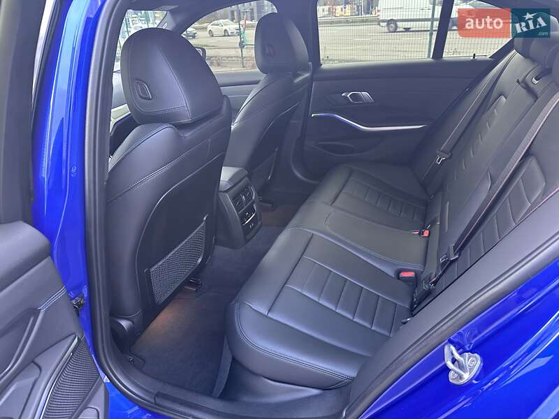 Седан BMW 3 Series 2022 в Киеве