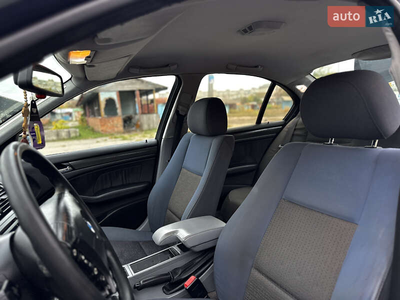 Седан BMW 3 Series 2002 в Казатине