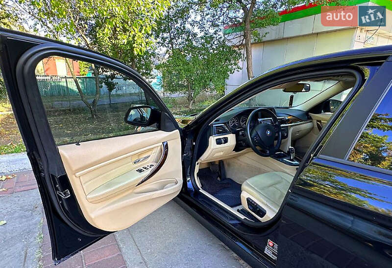 Седан BMW 3 Series 2013 в Львове