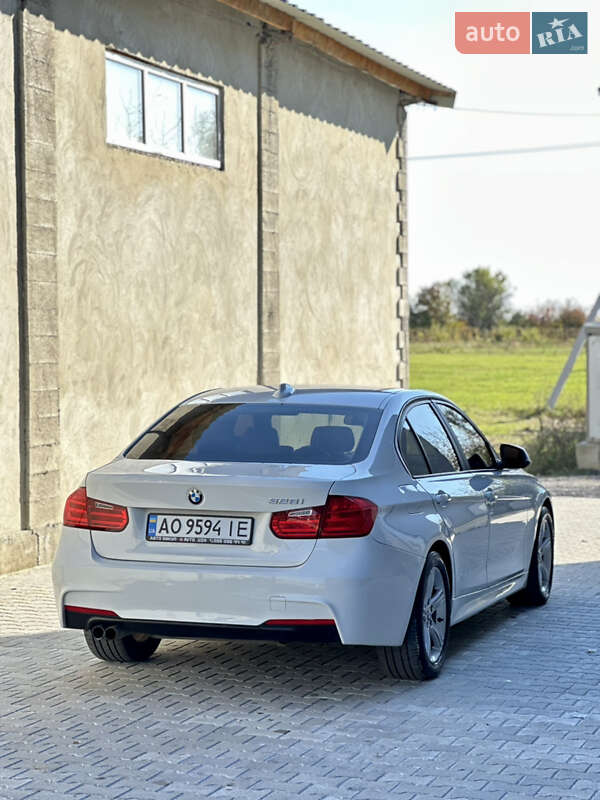 Седан BMW 3 Series 2012 в Ужгороде