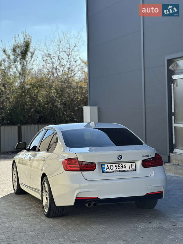 Седан BMW 3 Series 2012 в Ужгороде