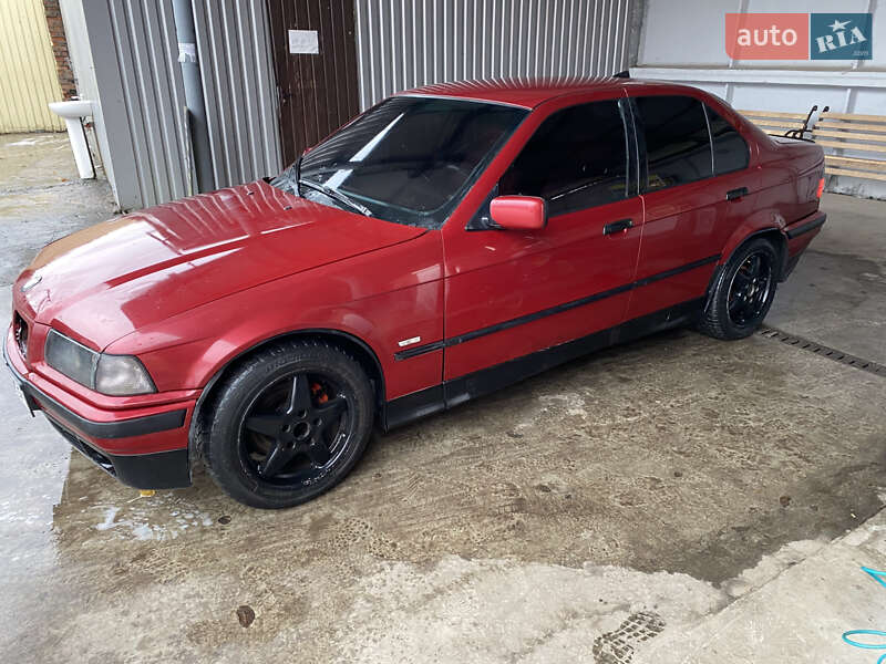 Седан BMW 3 Series 1997 в Ромнах