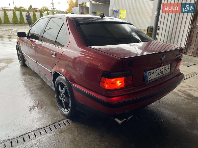 Седан BMW 3 Series 1997 в Ромнах