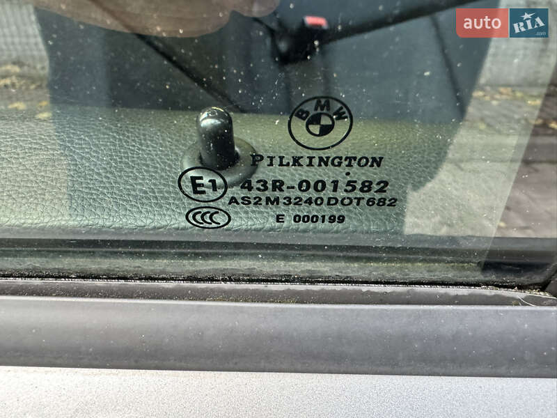 Седан BMW 3 Series 2005 в Львове